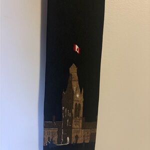 100% silk Canadian Tie - Eaton, Peace Tower Ottowa design
